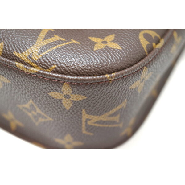 imgrc0094613876 Louis Vuitton Saint Cloud Shoulder Bag Monogram