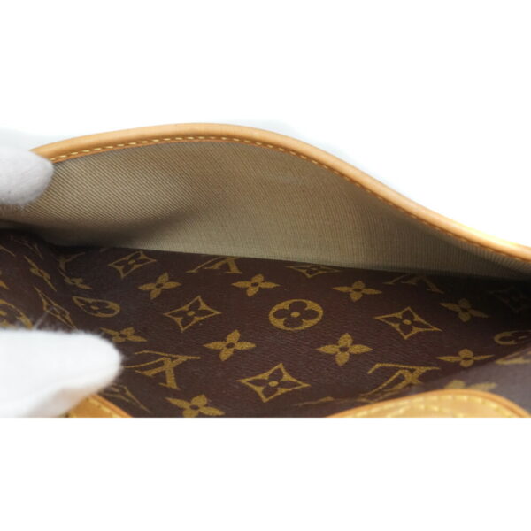 imgrc0094614644 Louis Vuitton True Bill Handbag Monogram