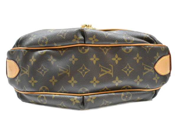 imgrc0094614918 Louis Vuitton Thuram GM Shoulder Bag Monogram Brown