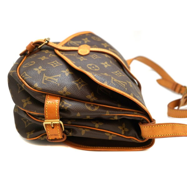 imgrc0094616312 Louis Vuitton Saumur 30 Shoulder Bag Monogram