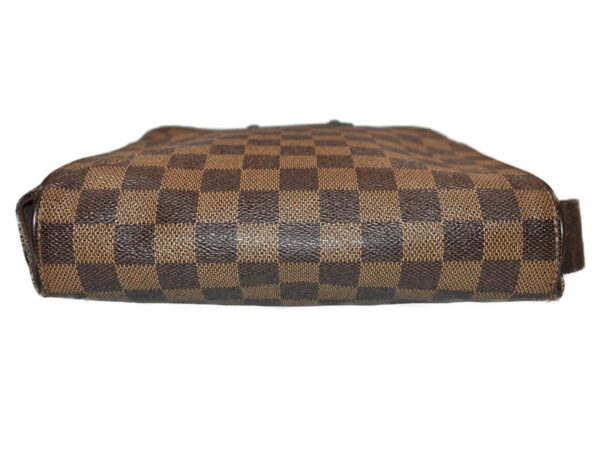 imgrc0094687598 Louis Vuitton Brooklyn PM Shoulder Bag Canvas Damier Ebene Brown