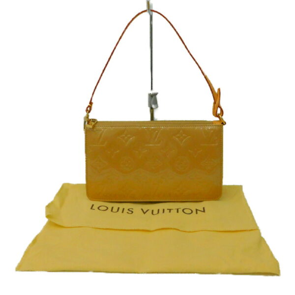 imgrc0094705695 Louis Vuitton Lexington Vernis Accessory Pouch Beige