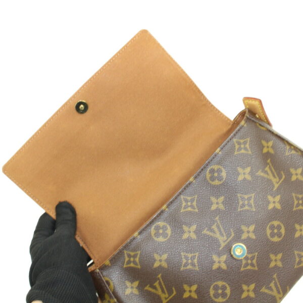 imgrc0094740974 Louis Vuitton Mini Looping Monogram Canvas Shoulder Bag Brown