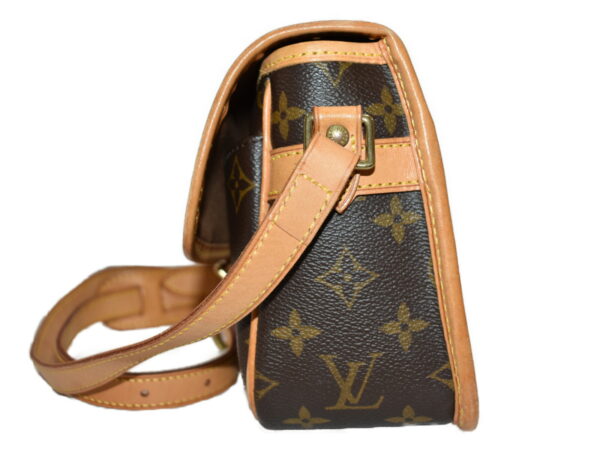 imgrc0094812674 Louis Vuitton Sologne Shoulder Bag Monogram Brown