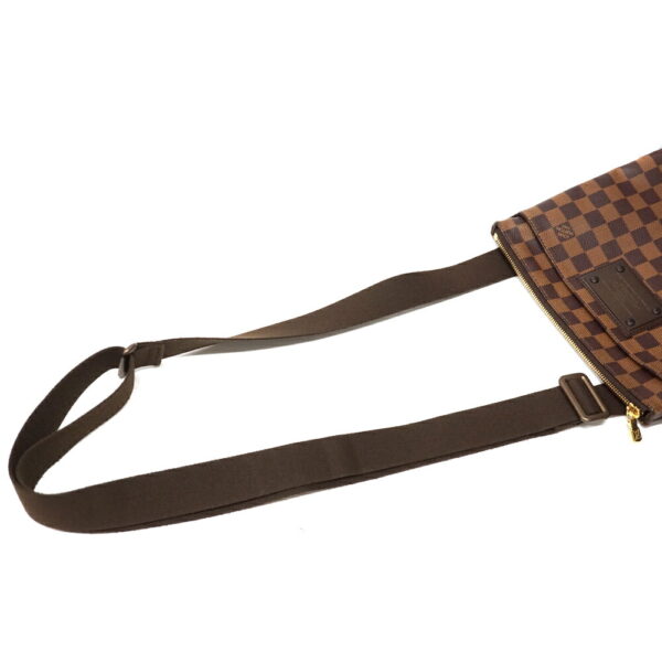 imgrc0094844852 Louis Vuitton Pochette Pratt Brooklyn Shoulder Bag