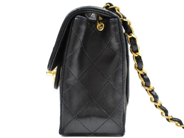 imgrc0094883211 Chanel Mini Matelasse Lambskin Shoulder Bag Black