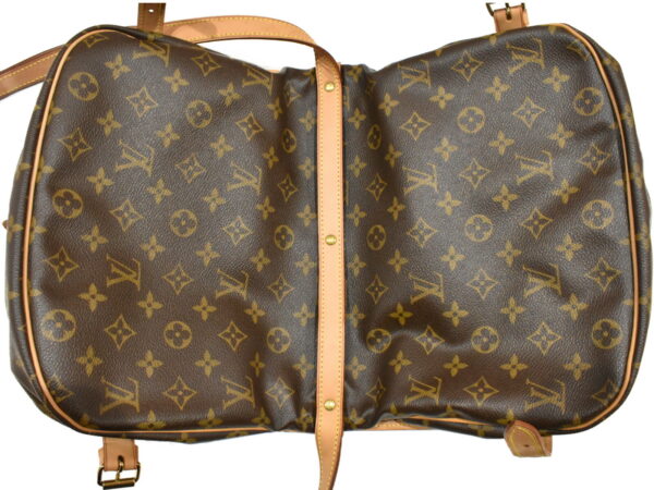 imgrc0095021079 Louis Vuitton Saumur 30 Shoulder Bag Monogram Brown