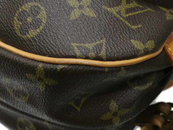 imgrc0095169829 Louis Vuitton Saumur 30 Monogram Canvas Shoulder Bag Brown