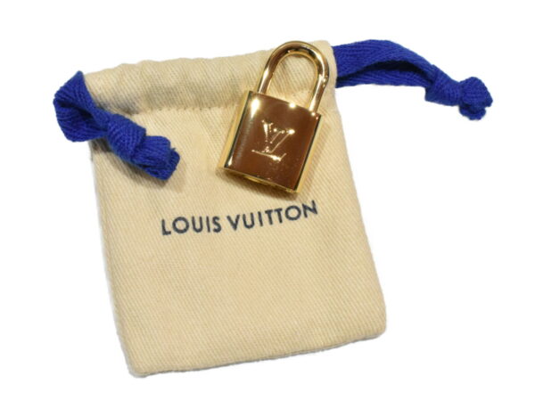 imgrc0095629821 Louis Vuitton Montaigne BB Handbag Empreinte Leather Blue