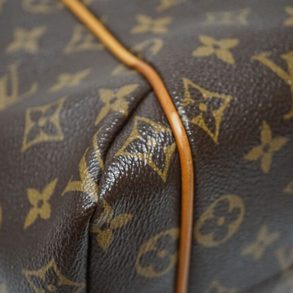 imgrc0095961934 Louis Vuitton Totally MM tote bag Monogram