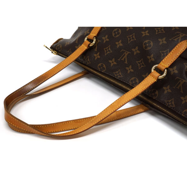 imgrc0095961938 Louis Vuitton Totally MM tote bag Monogram