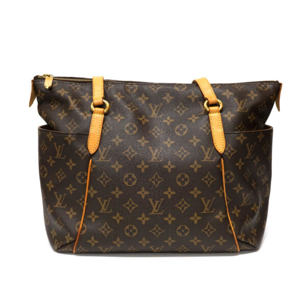 imgrc0095961944 Louis Vuitton Totally MM tote bag Monogram