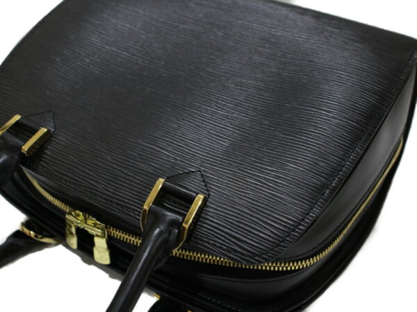 imgrc0095981886 Louis Vuitton Pont Neuf Epi Leather Handbag Black