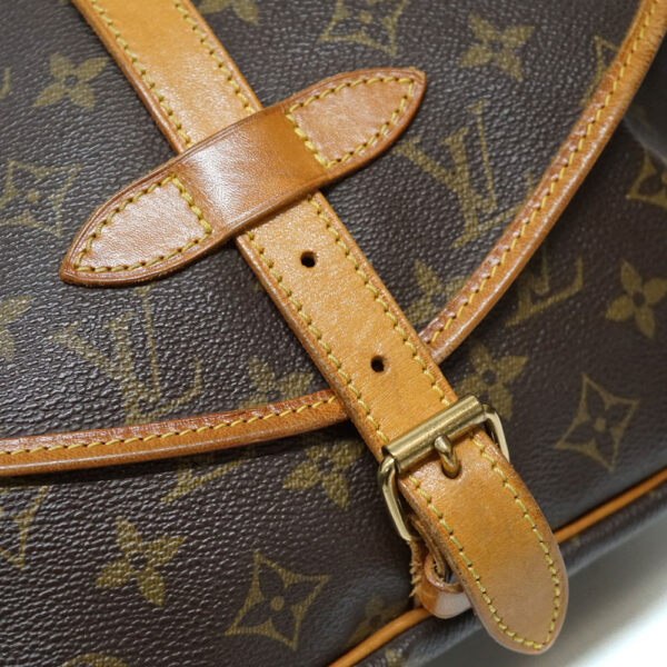 imgrc0095996391 Louis Vuitton Saumur 30 Shoulder Bag Monogram