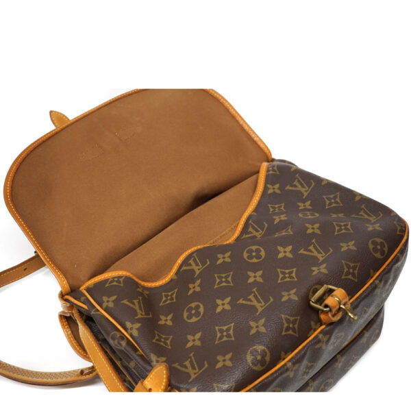 imgrc0095996395 Louis Vuitton Saumur 30 Shoulder Bag Monogram