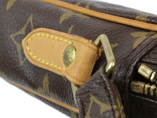 imgrc0096001912 Louis Vuitton Danube Monogram Canvas Shoulder Bag Brown