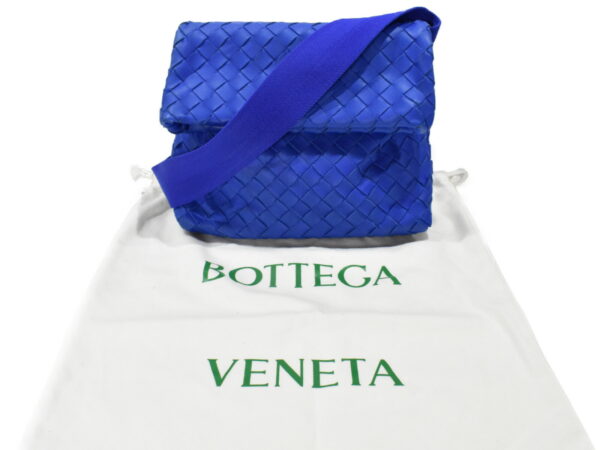 imgrc0096066509 Bottega Veneta Intrecciato Shoulder Bag Leather Blue