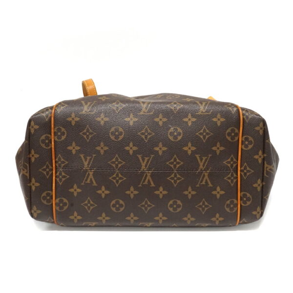 imgrc0096616715 Louis Vuitton Totally MM tote bag Monogram