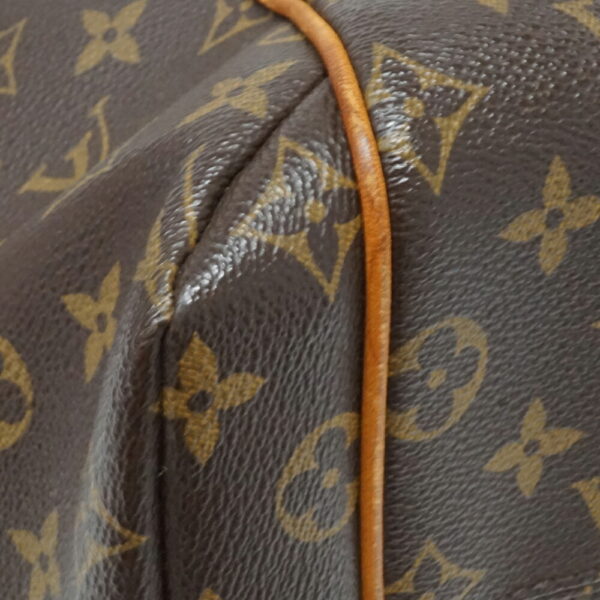 imgrc0096616718 Louis Vuitton Totally MM tote bag Monogram