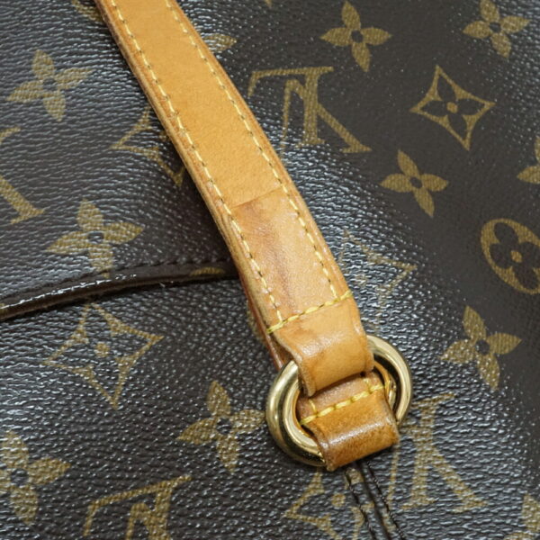 imgrc0096616719 Louis Vuitton Totally MM tote bag Monogram