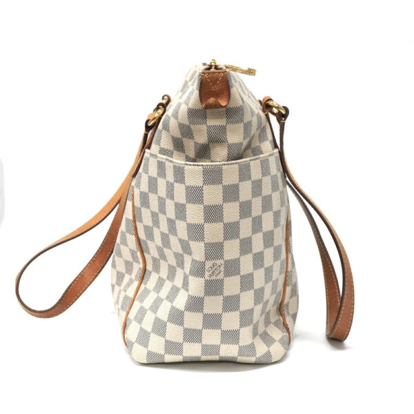 imgrc0096657844 Louis Vuitton Totally MM tote bag Damier Azur