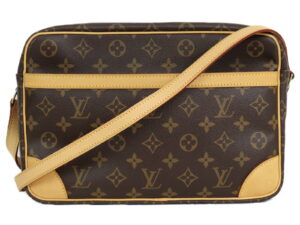 imgrc0096690966 Louis Vuitton Monogram Alma Handbag Brown