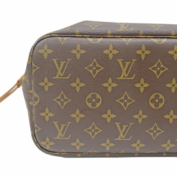 imgrc0096705601 Louis Vuitton Neverfull MM Monogram Canvas Tote Bag