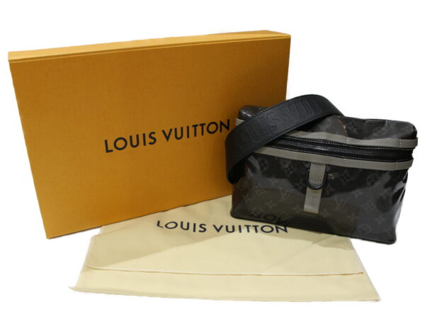 imgrc0096725236 Louis Vuitton Eclipse Glaze Messenger PM Monogram Eclipse Shoulder Bag Black Gray