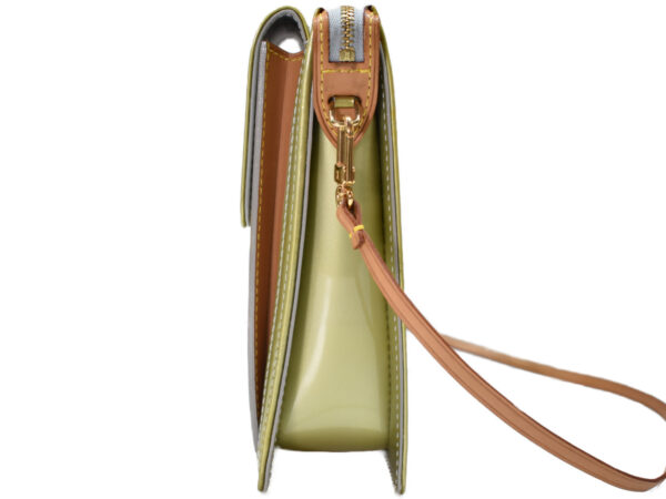 imgrc0096748235 Louis Vuitton Vernis Shoulder Bag Green