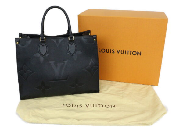 imgrc0096825700 Louis Vuitton On The Go MM Empreinte Tote Bag Noir Black