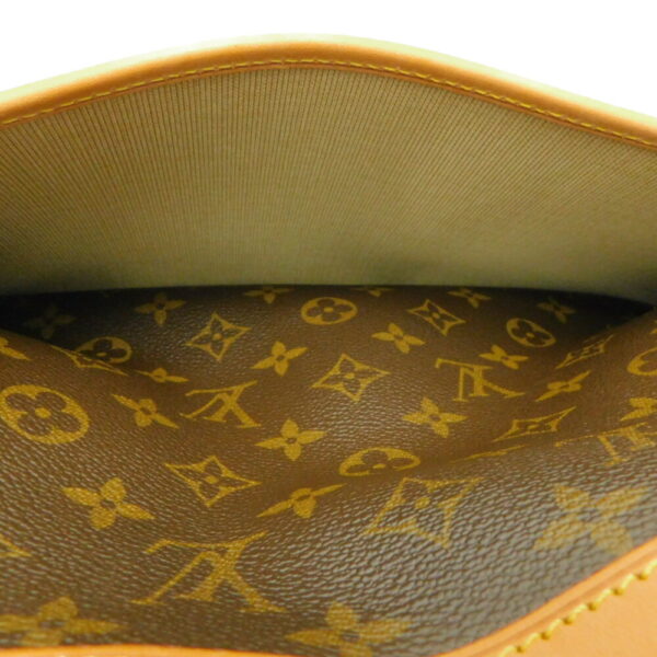 imgrc0096944688 Louis Vuitton Deauville Monogram Handbag Brown