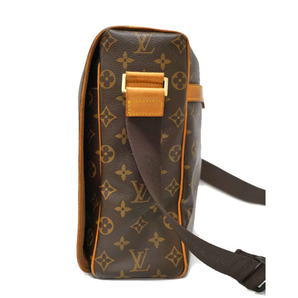 imgrc0097762634 Louis Vuitton Aves Shoulder Bag Monogram