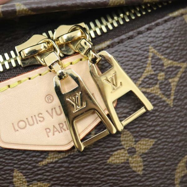 imgrc0097883131 Louis Vuitton Bum Bag Body Bag Monogram