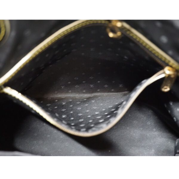 imgrc0097887642 Louis Vuitton Majesty Suhari Tote Bag