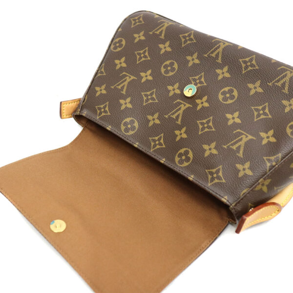 imgrc0097916760 Louis Vuitton Mini Looping Shoulder Bag Monogram