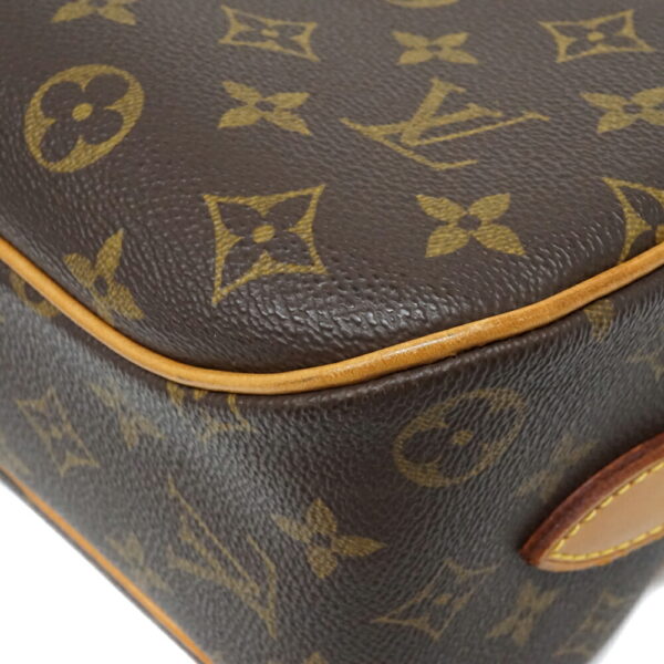 imgrc0098016075 Louis Vuitton Blois Shoulder Bag Monogram