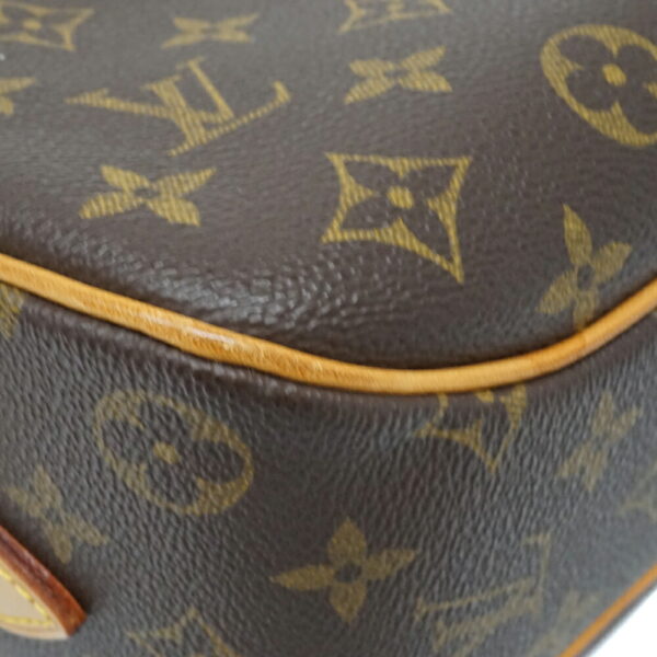 imgrc0098016076 Louis Vuitton Blois Shoulder Bag Monogram