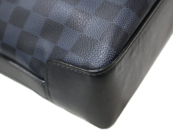 imgrc0098396058 Louis Vuitton Messenger Greenwich Damier Cobalt Shoulder Bag Black