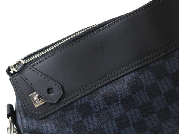 imgrc0098396076 Louis Vuitton Messenger Greenwich Damier Cobalt Shoulder Bag Black