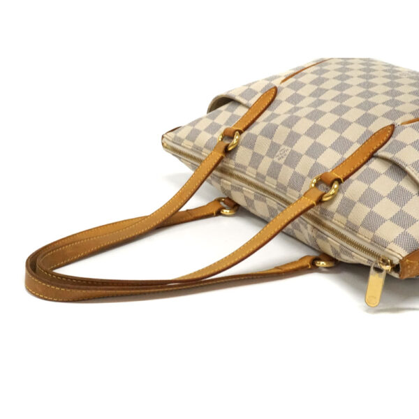 imgrc0098602805 Louis Vuitton Totally MM Damier Azur tote bag