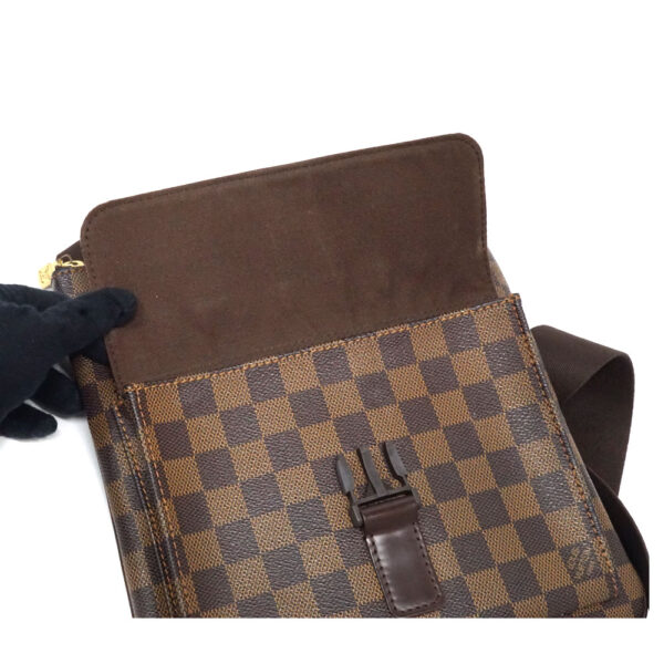 imgrc0098602885 Louis Vuitton Pochette Melville Shoulder Bag Damier