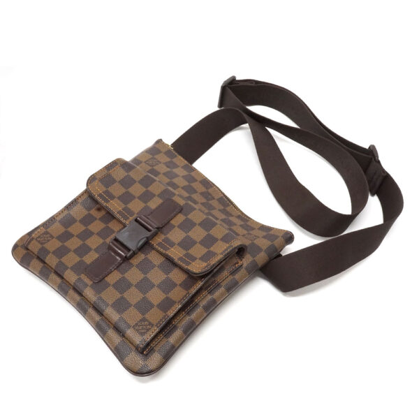 imgrc0098602892 Louis Vuitton Pochette Melville Shoulder Bag Damier