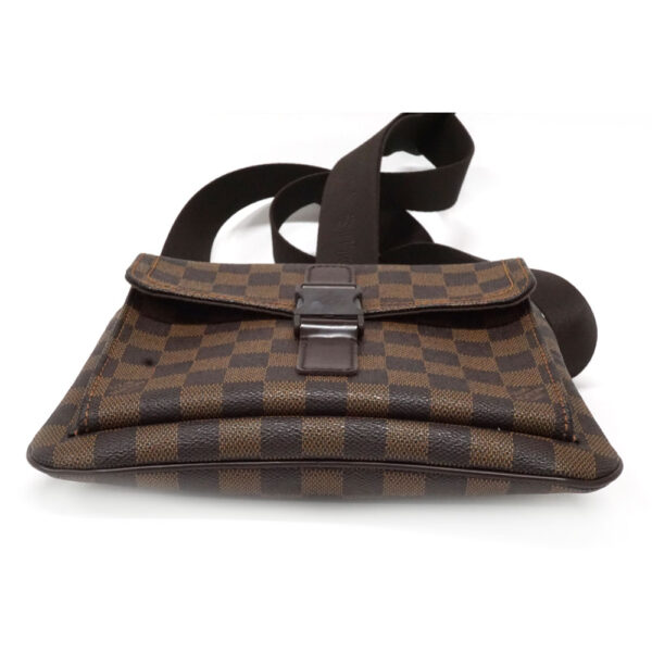 imgrc0098602896 Louis Vuitton Pochette Melville Shoulder Bag Damier