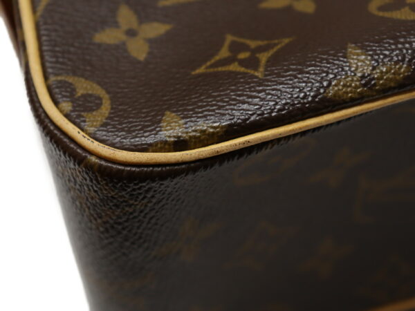 imgrc0099271157 Louis Vuitton Viva Cite GM Monogram Shoulder Bag