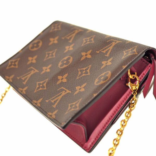 imgrc0099771660 Louis Vuitton Portefeuille Flor Chain Wallet Bag