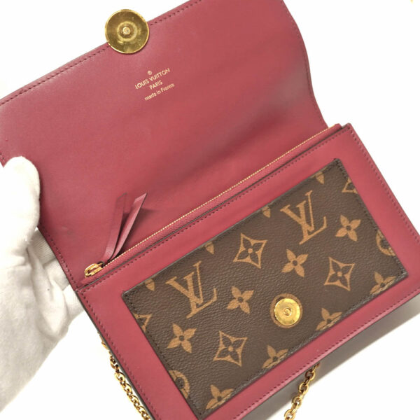 imgrc0099771675 Louis Vuitton Portefeuille Flor Chain Wallet Bag