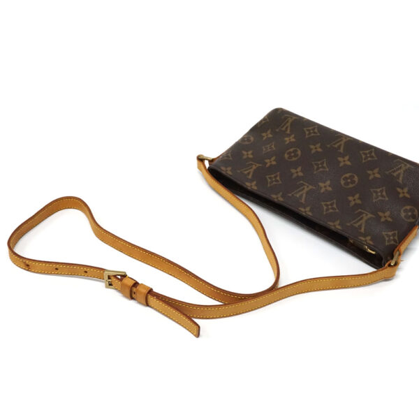 imgrc0100971075 Louis Vuitton Trotter Monogram Crossbody Shoulder Bag Brown