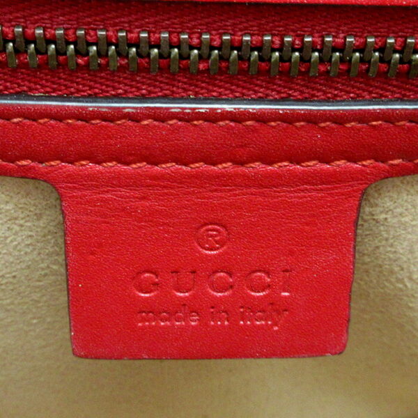 imgrc0127488068 GUCCI Queen Margaret Shoulder Bag Leather White