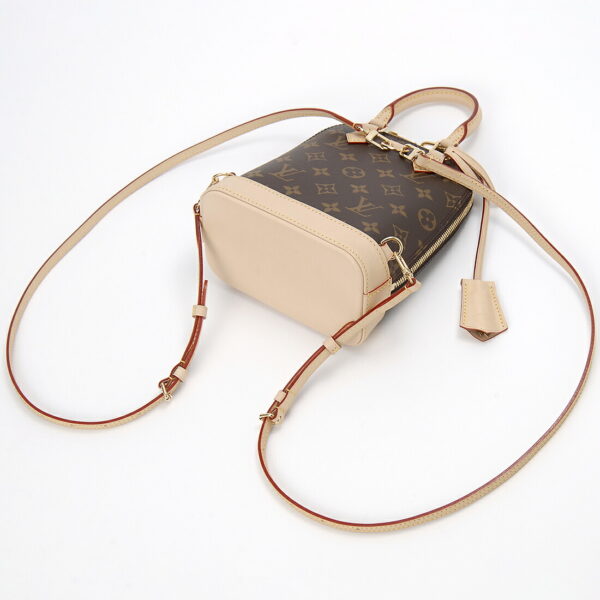 lv47132 1 Louis Vuitton Alma Rucksack Monogram