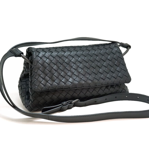 n21 8645 1 Bottega Veneta Shoulder Bag Leather Black Intrecciato Crossbody